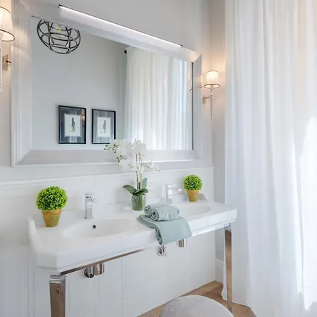 Angelica Luxurious Modern In The Heart Of Lucca