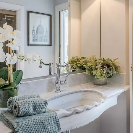 Angelica Luxurious Modern In The Heart Of Appartamento Lucca